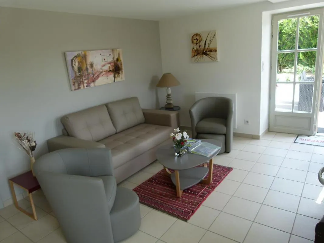 Aux 3 Provinces Villa Usson-en-Forez 0*,
