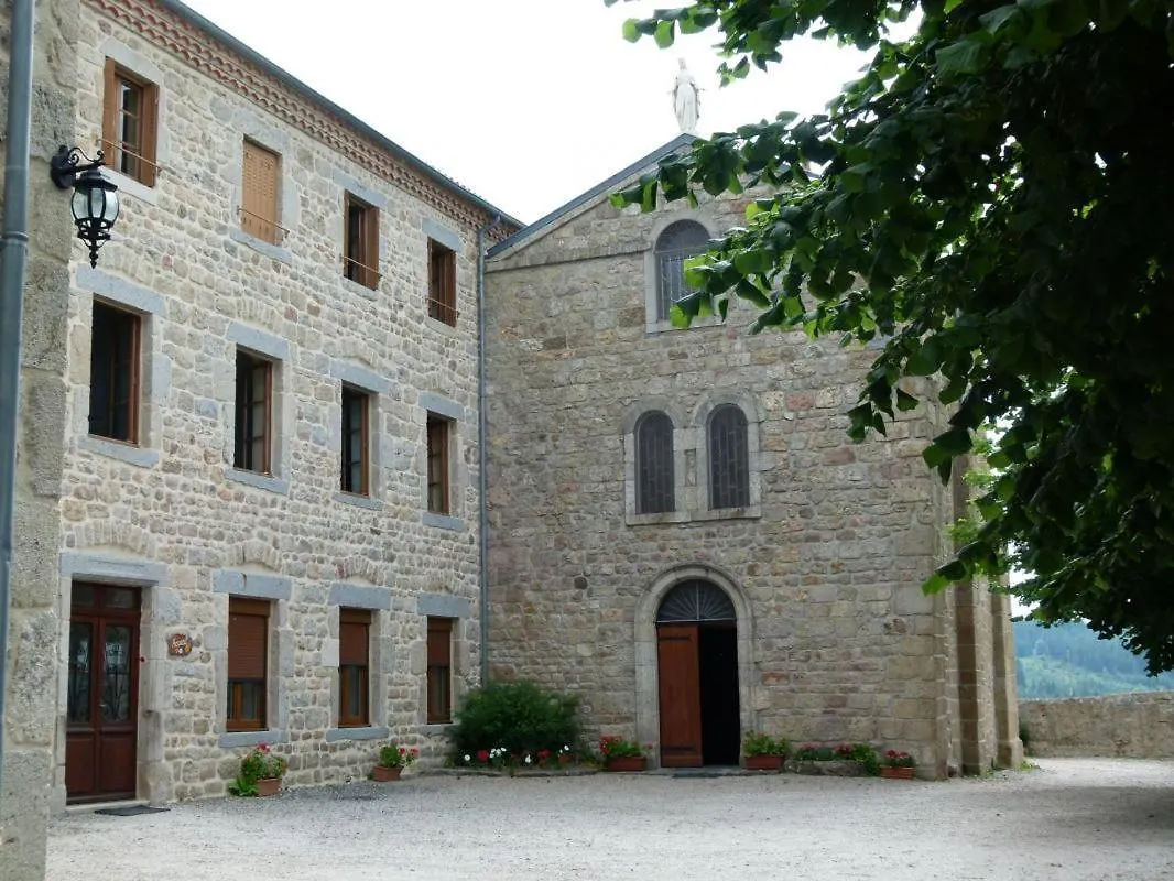 Aux 3 Provinces Villa Usson-en-Forez 0*,